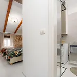 Cozy Studio-apartment Inmitten Der Altstadt Von Und Nur 50 Meter Zur Adria * Poreč
