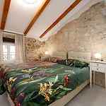 Cozy Studio-apartment Inmitten Der Altstadt Von Und Nur 50 Meter Zur Adria *