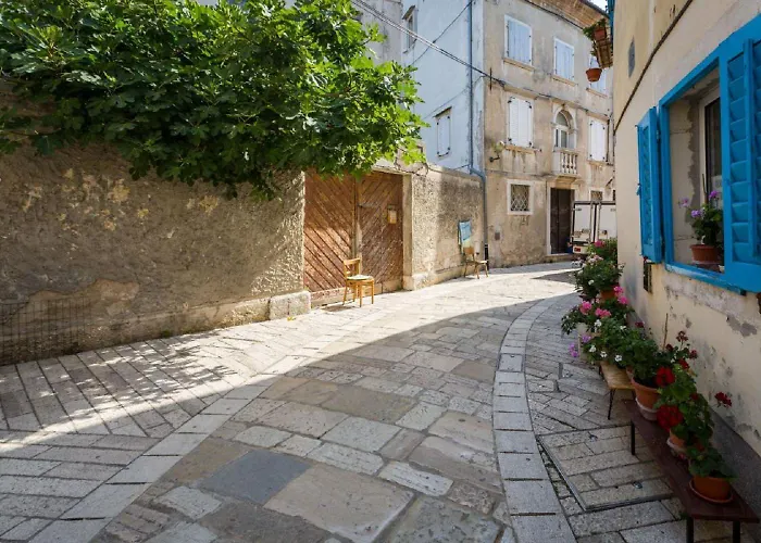 Apartman Cozy Studio-apartment Inmitten Der Altstadt Von Und Nur 50 Meter Zur Adria Poreč