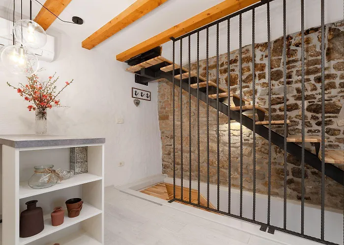 Apartman Cozy Studio-apartment Inmitten Der Altstadt Von Und Nur 50 Meter Zur Adria Poreč