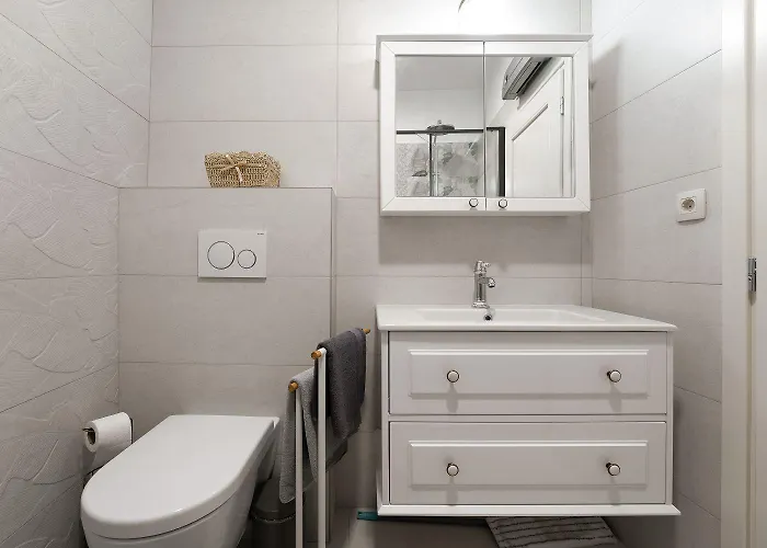 Apartman Cozy Studio-apartment Inmitten Der Altstadt Von Und Nur 50 Meter Zur Adria *