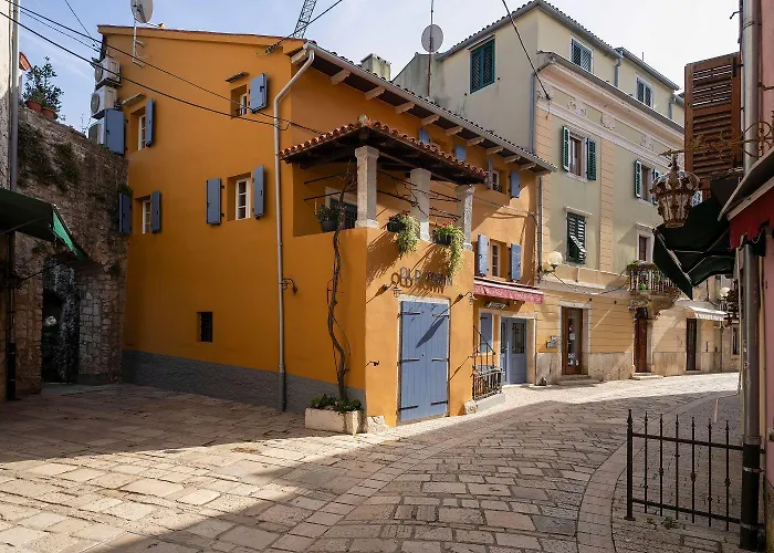 Cozy Studio-apartment Inmitten Der Altstadt Von Und Nur 50 Meter Zur Adria Apartman *