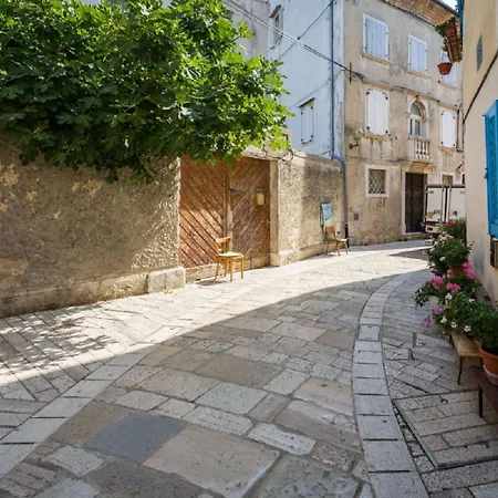 Apartamento Cozy Studio-apartment Inmitten Der Altstadt Von Und Nur 50 Meter Zur Adria Poreč