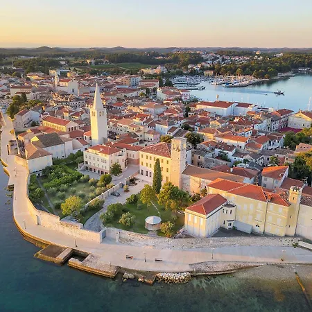 Cozy Studio-apartment Inmitten Der Altstadt Von Und Nur 50 Meter Zur Adria Apartamento Poreč