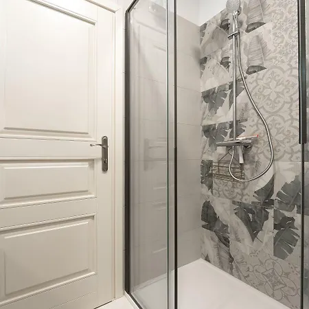 Cozy Studio-apartment Inmitten Der Altstadt Von Und Nur 50 Meter Zur Adria * Poreč