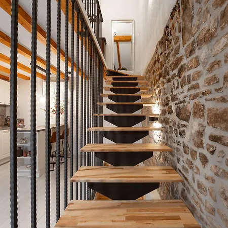 Apartman Cozy Studio-apartment Inmitten Der Altstadt Von Und Nur 50 Meter Zur Adria *