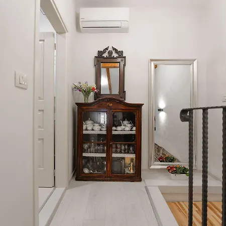 Cozy Studio-apartment Inmitten Der Altstadt Von Und Nur 50 Meter Zur Adria Apartman Porec