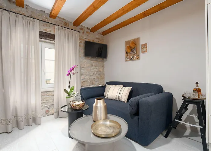 Cozy Studio-apartment Inmitten Der Altstadt Von Und Nur 50 Meter Zur Adria Apartament