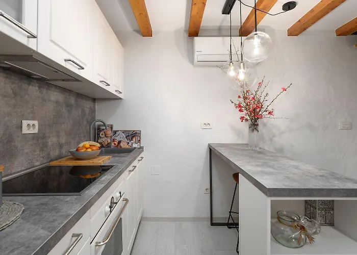 Apartament Cozy Studio-apartment Inmitten Der Altstadt Von Und Nur 50 Meter Zur Adria Poreč