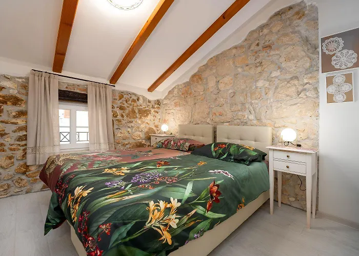 Cozy Studio-apartment Inmitten Der Altstadt Von Und Nur 50 Meter Zur Adria *