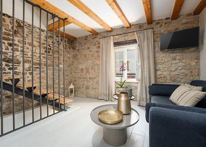 Apartament Cozy Studio-apartment Inmitten Der Altstadt Von Und Nur 50 Meter Zur Adria